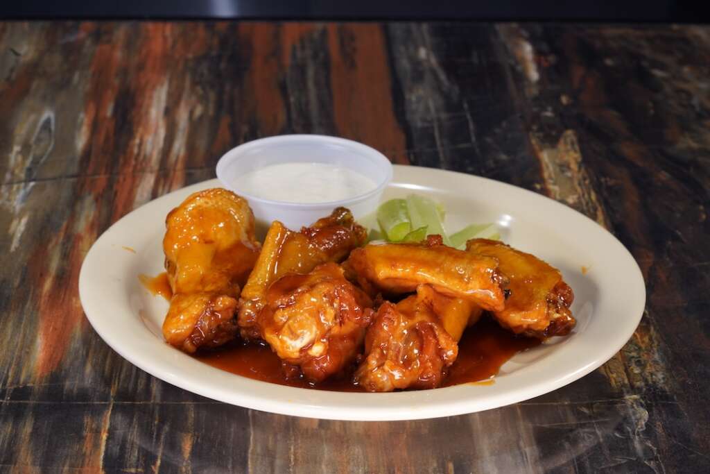 Honey Hot Wings at the Dew Drop Inn