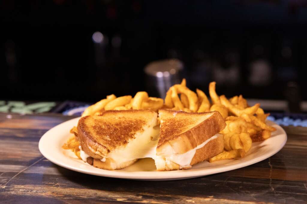 Instagram post from dewdropinnct. This post is in position 0.